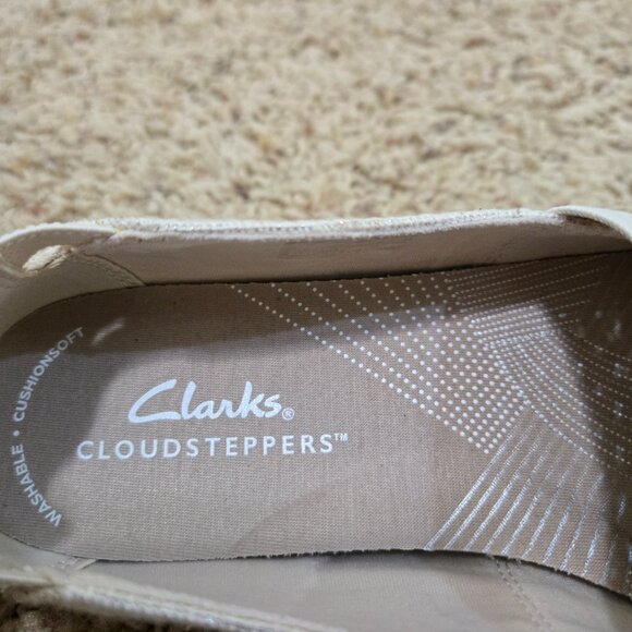 NWOT Clarks Cloudsteppers Canvas Slip-Ons Breeze Step Natural Size 6 - Picture 8 of 9